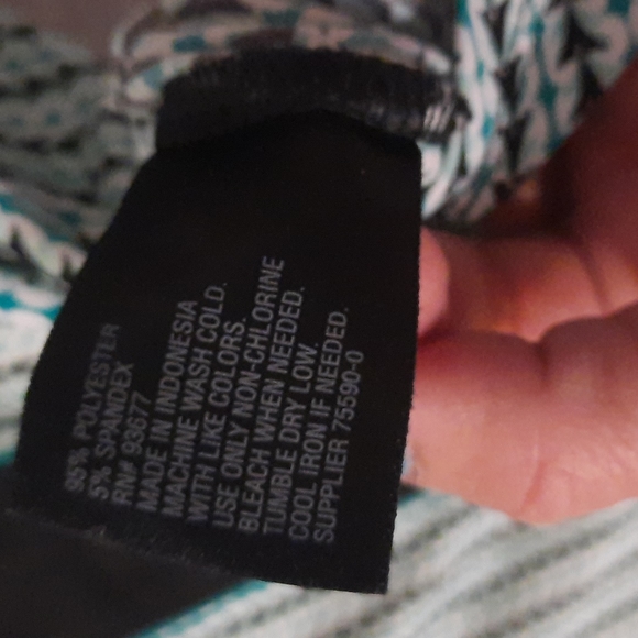 Sleeveless top - Picture 3 of 3